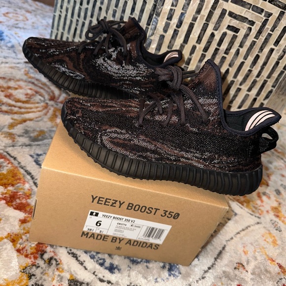 Brand New! Size 6 Men’s. 2021 Yeezy Boost 350 V2 ‘MX ROCK’ - Picture 2 of 7